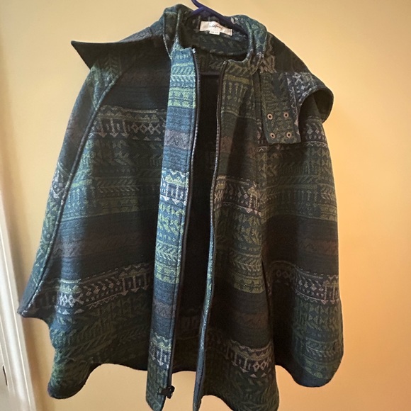 Wildflower Poncho Jacket - Picture 2 of 3